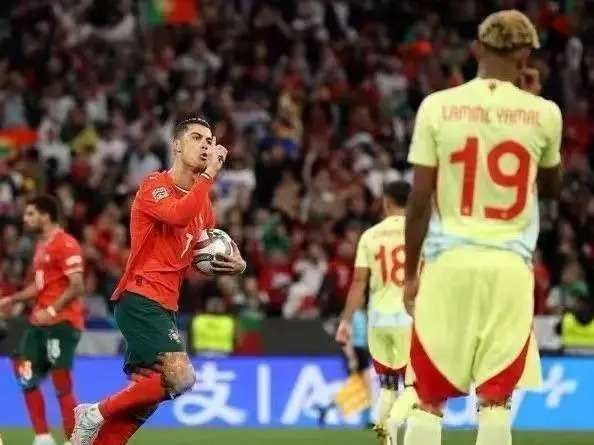 C罗回归赛场,绝杀首场状态亮眼,澳大利亚队观众沸腾! C罗回归赛场,绝杀首场状态亮眼,澳大利亚队观众沸腾!